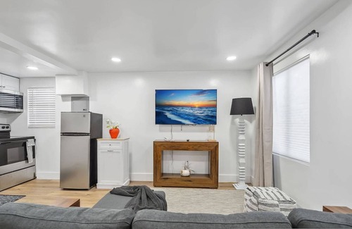 Hollywood South Central Beach Apartment | Casa Roselle 3 in Hollywood