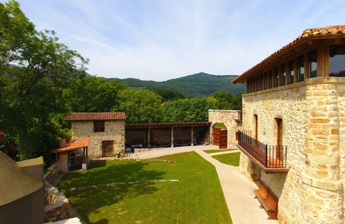 Secadura House | Casa Rural Alvarado, walled tower house from the 15th century, capacity 20-30 people.
