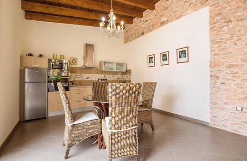 Tuineje House | 'Casa Rural La Morisca' with Mountain Views, Pool, Wi-Fi, Garden and Air Conditioning