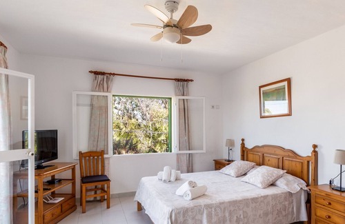 Cala Llombards Villa | Casa Sa Llimonera - With Sea View, near the Beach and Private Pool
