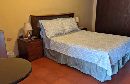 San Salvador House | Casa San Benito