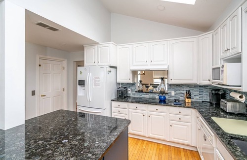 Lewes House | CASA SERENDIPITY - 7BD & 4.5BA - Sleeps 16 - Steps from the Beach! *Dog Friendly*