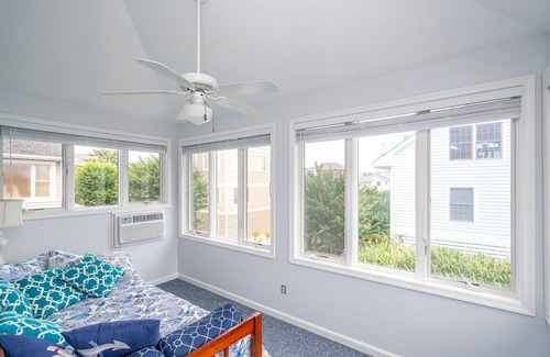 Lewes House | CASA SERENDIPITY - 7BD & 4.5BA - Sleeps 16 - Steps from the Beach! *Dog Friendly*