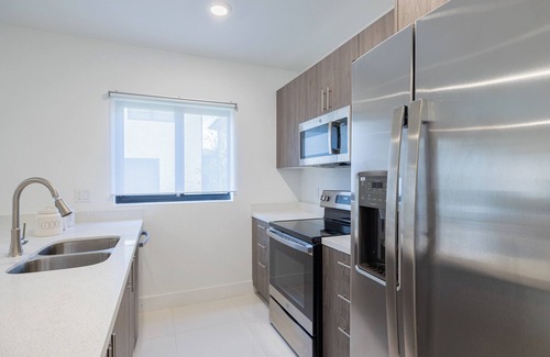 Florida City House | Casa Serenity - 4BR Homes for big families - Near Florida Keys!