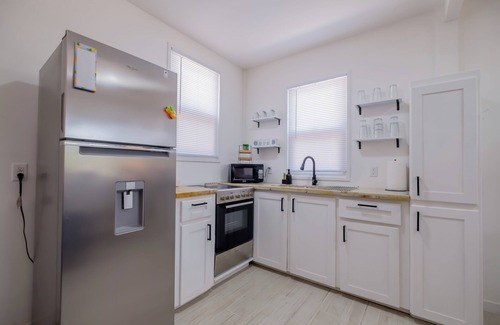 Caye Caulker Apartment | Casa Sirena Belize - Studio 1 Caye Caulker, Queen Size Bed w/Pool!