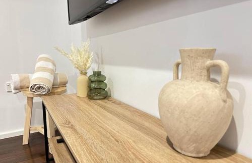 Towradgi Apartment | Casa Solé - Calm 1BR Escape by Towradgi Beach