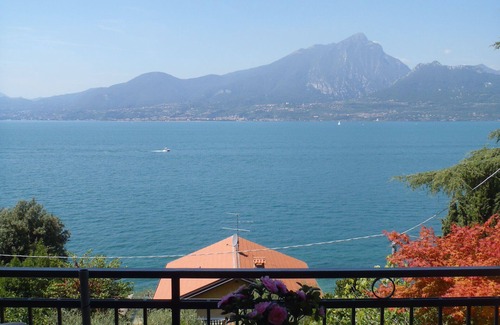 Torri del Benaco Apartment | Casa Stefano n. 1 - spectacular lake view - parking - free WIFI