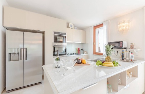 Lucca Historical Center Apartment | Casa Stella in Lucca