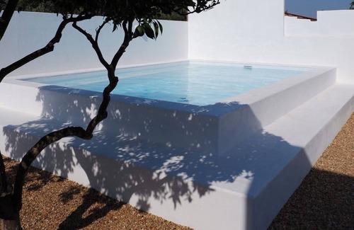 Bairro da Liberdade House | Casa Suão Retreat with Pool in the Heart of Grândola