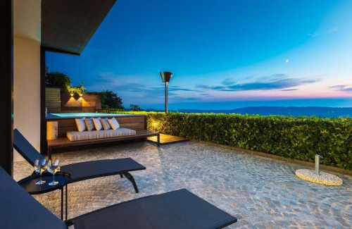 Diano d'Alba Villa | Casa sulle Langhe - Luxury Pool, Sauna and Jacuzzi