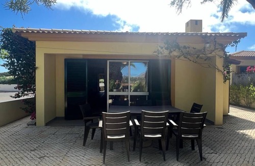 Pedras Pretas House | Casa t3, Térrea com Churrasco e Acesso Direto ao mar