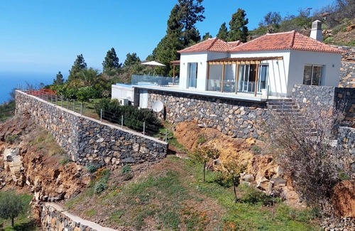 Tijarafe House | Casa Tabladito with heated pool and fantastic sea views.