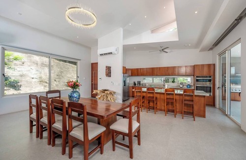 Panama Beach House | Casa Tres Vistas Bonitas – Luxurious Ocean Villa with Private Pool, Dual Kitchens, and Comfort Amenities