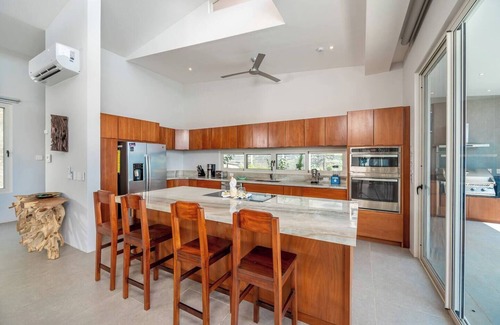Panama Beach House | Casa Tres Vistas Bonitas – Luxurious Ocean Villa with Private Pool, Dual Kitchens, and Comfort Amenities