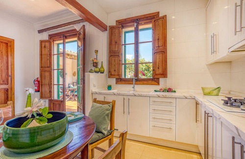 Palma de Mallorca Ski Chalet | Casa Vileta cozy townhouse with Flair near Palma