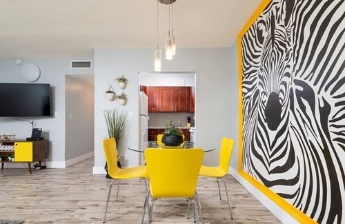 Coral Shores Apartment | ★ ☆★ ☆★ Casa Zebra ★ ☆★ ☆★ Less Than a Mile Away From the Beach