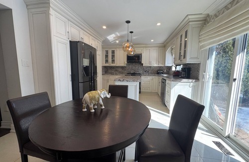 Newtonbrook House | CasaMama-The Family Nest