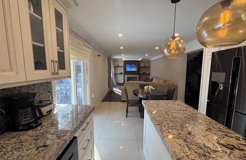 Newtonbrook House | CasaMama-The Family Nest