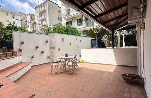Formia House | CasaParadisoFormianNel cuore della città e della movida formiana.