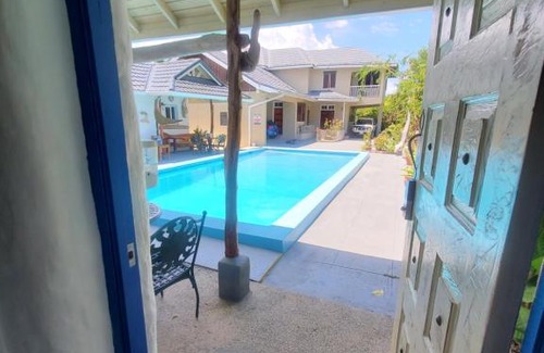 Runaway Bay House | Casas de Tierra Jamaica
