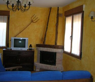 Ayllon House | Casas Rurales Mi Reja A