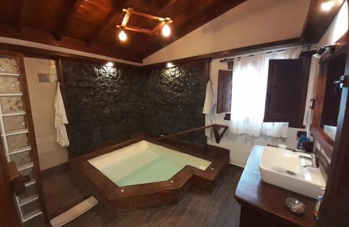 Icod de los Vinos House | Casas Rurales Los Guinderos