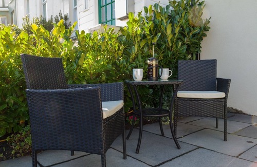 Ramsey Cottage | Cascadia House - a holiday cottage that sleeps 4 guests in 2 bedrooms