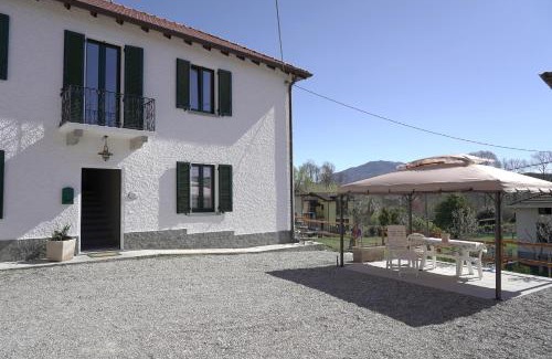 Leggiuno House | Cascina Riva