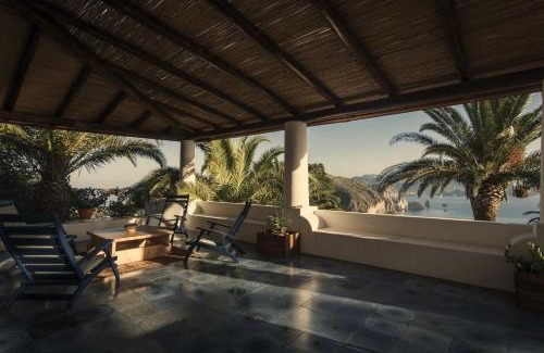 Lipari House | Case Quattrocchi - Giardino e Terrazzi con vista Panoramica sul Mare, Etna e Vulcano