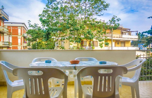 Minturno Apartment | CASESCAURI - Vacantion Rentals VIOLETTA 100 meters from the sea!