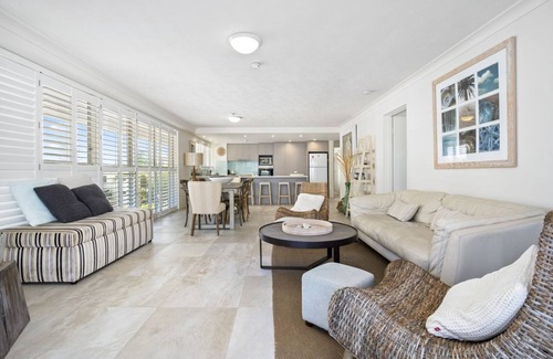 Burleigh Heads Apartment | Cashelmara Beachfront Apartments