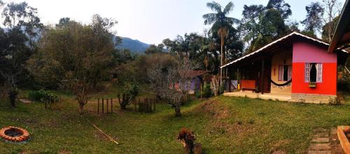Sao Pedro da Serra Ski Chalet | Casinha mística nas montanhas em São Pedro da Serra