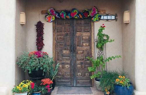 Mesilla House | Casita Azul, Mesilla Plaza Only Steps Away