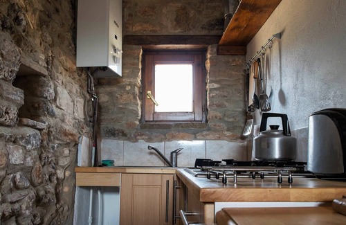 Costa Dorada Cottage | Casita Joya, A traditional Spanish casita with pool