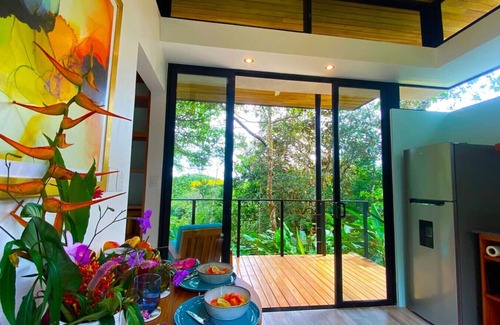 Savegre House | Casita Jungle Nest, 5 minutes drive to Playa Linda, 15 to Dominical, Wifi Starlink