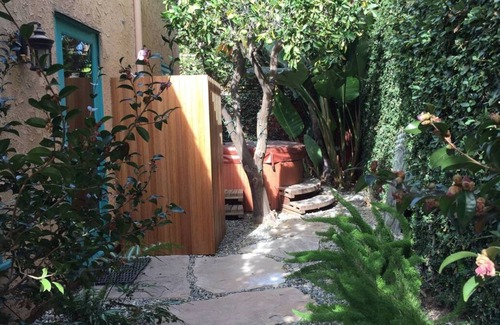 Mar Vista Cottage | Casita Mar Vista Private Guest House With Jacuzzi, Spanish Patio & Fountain