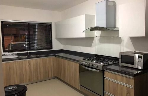 Cerritos House | Casita Selin C