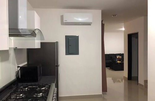 Cerritos House | Casita Selin C