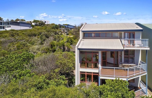 Castaways Beach House | Castaways Beach House, Sunshine Beach and Pet Friendly