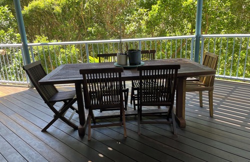 Castaways Beach House | Castaways Beach House, Sunshine Beach and Pet Friendly