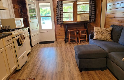 Newaygo Cottage | Castaways Cottage on Croton Pond (#2)