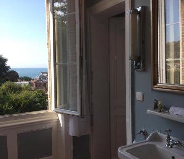 Etretat Bed & Breakfast | Castel De La Terrasse