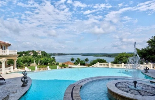 Spicewood House | Castello Sul Lago on Lake Travis