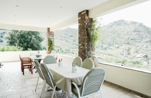 Grambia Villa | Castello Villa (best view in Myloi village)