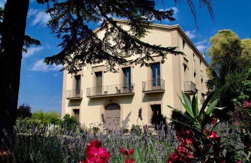 La Torre de Claramunt Apartment | Castle Apartment for 5 people with terrace