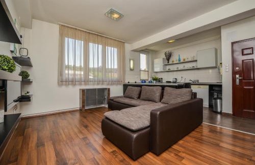 Budavar Apartment | Castle Apartment With Panoramic Balcony