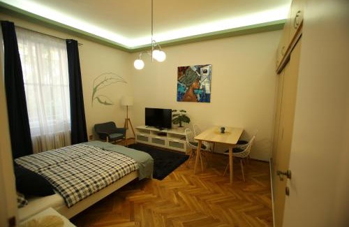 Budavar Apartment | Castle Courtyard Hideaway