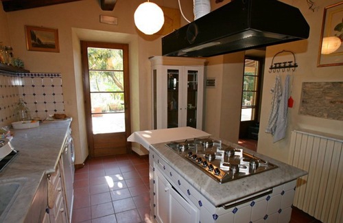 Strettoia House | Castorino - Quality house, 5 People, Wifi, A/C, SAT, Private Garden, 10min from Sea