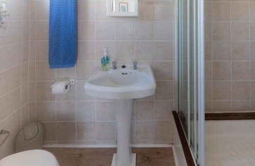 Cape Saint Francis Apartment | Casual, beachy accommodation 200m from Seals