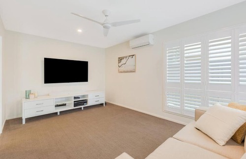 Casuarina House | Casuarina Calm - Beach House with Pool by uHoliday